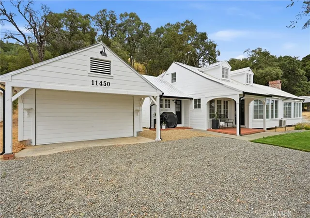 Photo 1 of Single family home for sale at 11450 E Highway 20, Clearlake Oaks, CA 95423 | MLS# LC26158321 | Listing updated on 2026-09-15