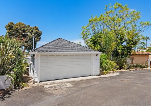 Photo 3 of Single family home for sale at 2417 Arista Ct, San Diego, CA 92103 | MLS# 260018087SD | Listing updated on 2026-09-15