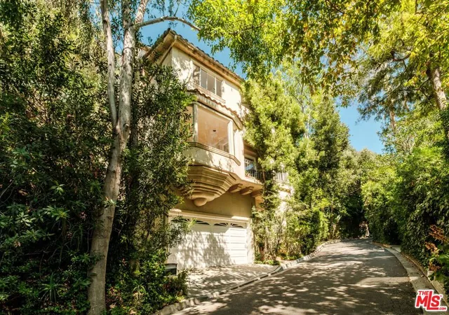 Photo 2 of Single family home for sale at 10055 Reevesbury Dr, Beverly Hills, CA 90210 | MLS# 26863327 | Listing updated on 2026-09-14