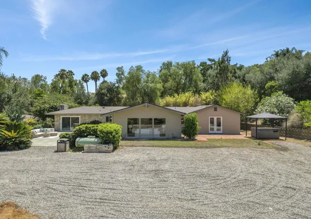 Photo 2 of Single family home for sale at 3131 Summit Dr, Escondido, CA 92025 | MLS# PTP2605590 | Listing updated on 2026-09-15