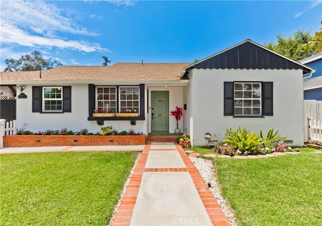 Photo 3 of Single family home for sale at 5429 Columbus Ave, Sherman Oaks, CA 91411 | MLS# SR26160942 | Listing updated on 2026-10-05