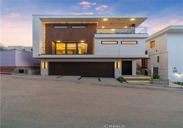Single family home for sale at 214 El Porto St, Manhattan Beach, CA 90266 | MLS# SB26159857 | Listing updated on 2026-09-14
