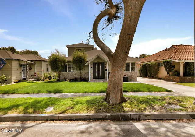 Photo 3 of Single family home for sale at 11118 Lindblade St, Culver City, CA 90230 | MLS# 226003537 | Listing updated on 2026-09-15