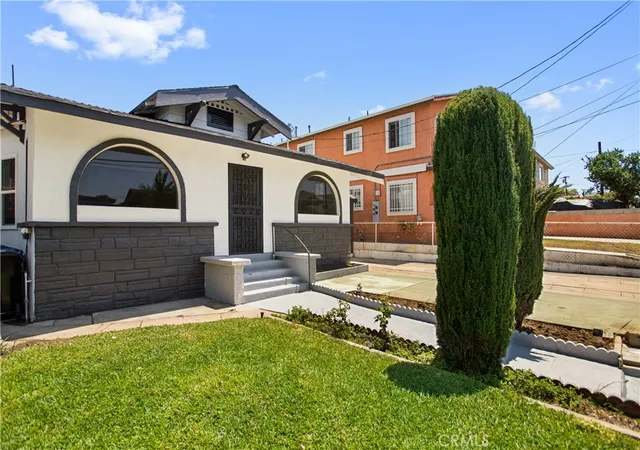Photo 3 of Sale Pending at 3225 Winter, Los Angeles, CA 90063 | MLS# DW26161983 | Listing updated on 2026-09-15