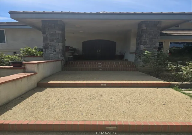 Photo 2 of Sale Pending at 40555 Via Caballos, Murrieta, CA 92562 | MLS# IG26159748 | Listing updated on 2026-09-15