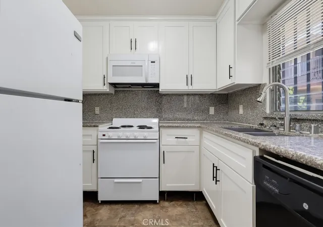 Photo 3 of Single family home for sale at 640 Elm Ave #5, Long Beach, CA 90802 | MLS# PW26163031 | Listing updated on 2026-09-15