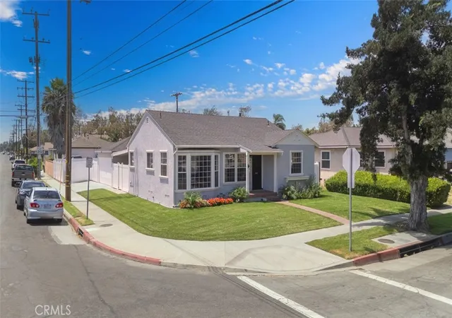 Photo 2 of Single family home for sale at 4703 N Bellflower Blvd, Long Beach, CA 90808 | MLS# PW26162101 | Listing updated on 2026-09-15