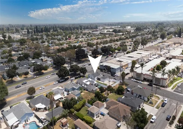 Photo 4 of Single family home for sale at 4703 N Bellflower Blvd, Long Beach, CA 90808 | MLS# PW26162101 | Listing updated on 2026-09-15