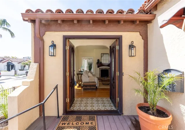 Photo 1 of Single family home for sale at 135 Siena Dr, Long Beach, CA 90803 | MLS# PV26139257 | Listing updated on 2026-09-15