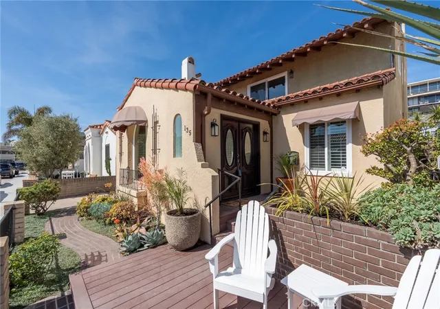 Photo 2 of Single family home for sale at 135 Siena Dr, Long Beach, CA 90803 | MLS# PV26139257 | Listing updated on 2026-09-15