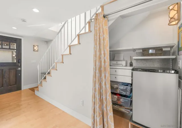 Listing Photo 5 - Condo for sale in building located at 909 Olive Ave, Coronado, CA 92118