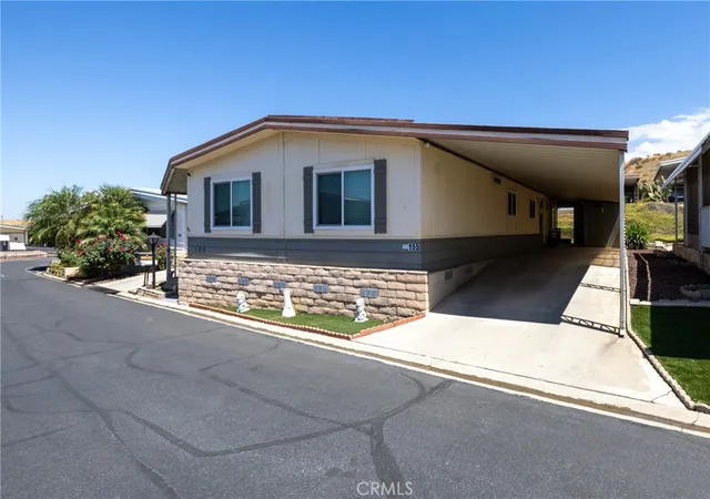 Photo 3 of Manufactured home for sale at 33600 Calimesa Blvd #155, Yucaipa, CA 92399 | MLS# TR26158344 | Listing updated on 2026-09-17