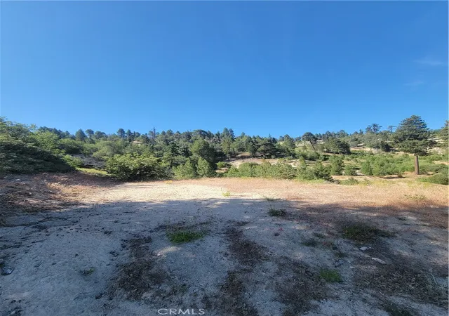 Photo 3 of Single family home for sale at 33345 Angeles, Green Valley Lake, CA 92341 | MLS# IV26163994 | Listing updated on 2026-09-15