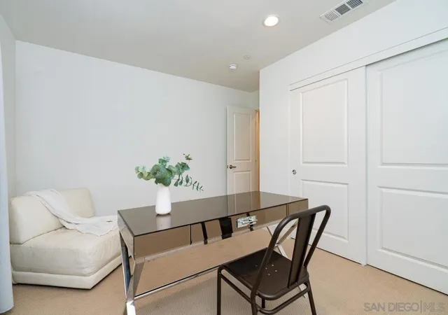 Listing Photo 5 - Condo for sale in building located at 14157 Olivia Ct, La Mirada, CA 90638