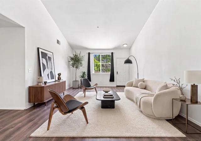 Listing Photo 5 - Condo for sale in building located at 1890 Chambery Pl, Chula Vista, CA 91913 - Unit #2336