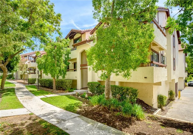 Photo 2 of Sale Pending at 27907 Tyler #713, Canyon Country, CA 91387 | MLS# SR26164264 | Listing updated on 2026-09-25