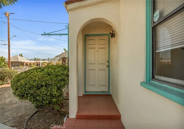 Photo 4 of Single family home for sale at 212 11th Street, Redlands, CA 92374 | MLS# IG26164622 | Listing updated on 2026-09-14