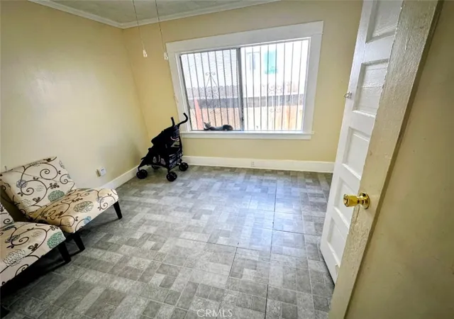 Listing Photo 5 - Condo for sale in building located at 330 W 56th St, Los Angeles, CA 90037