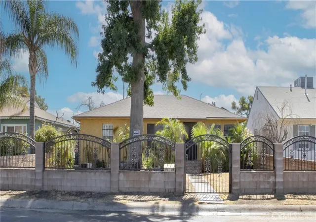 Photo 1 of Single family home for sale at 1504 El Toro, Bakersfield, CA 93304 | MLS# NS26164675 | Listing updated on 2026-09-14