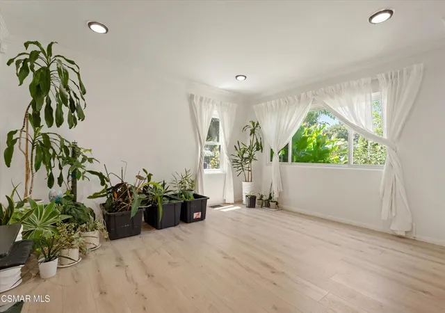 Photo 4 of Single family home for sale at 1130 N Maple St, Burbank, CA 91505 | MLS# 226003589 | Listing updated on 2026-09-14