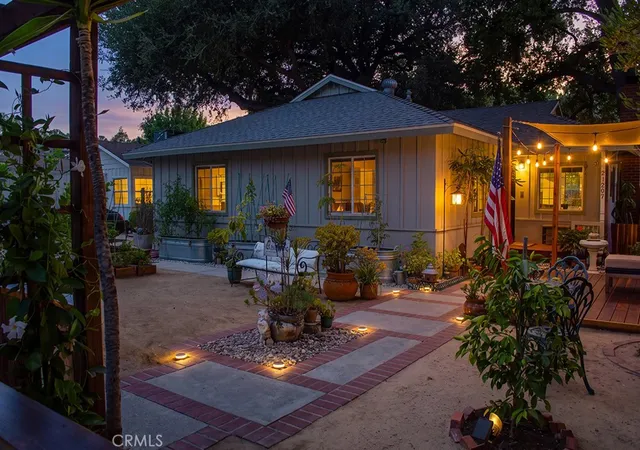 Photo 2 of Single family home for sale at 21209 Dumetz Rd, Woodland Hills, CA 91364 | MLS# SR26164696 | Listing updated on 2026-10-04