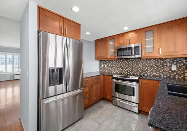 Photo 3 of Sale Pending at 1411 Robinson Ave #14, San Diego, CA 92103 | MLS# 260018428SD | Listing updated on 2026-09-15
