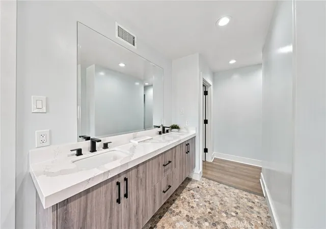 Photo 3 of Single family home for sale at 6002 Graciosa, Los Angeles, CA 90068 | MLS# PW26165272 | Listing updated on 2026-09-14