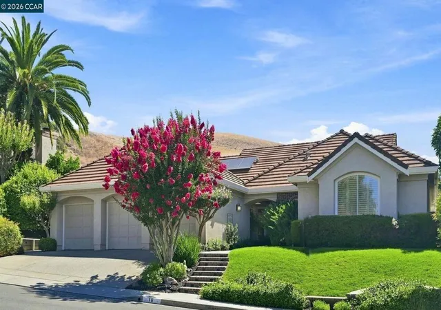 Photo 2 of Sale Pending at 10 Edinburgh Pl, Danville, CA 94526 | MLS# 41143265 | Listing updated on 2026-09-22