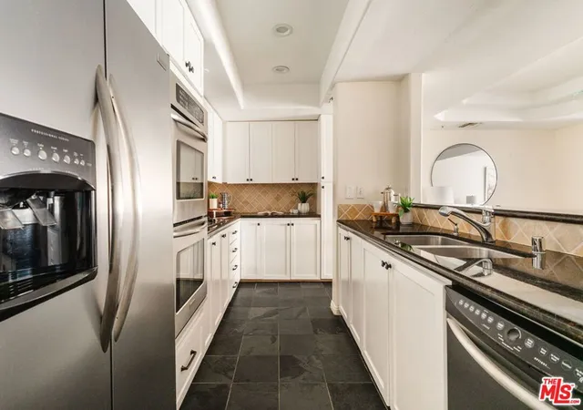 Photo 4 of Condo for sale at 11855 Goshen Ave #104, Los Angeles, CA 90049 | MLS# 26864741 | Listing updated on 2026-09-15