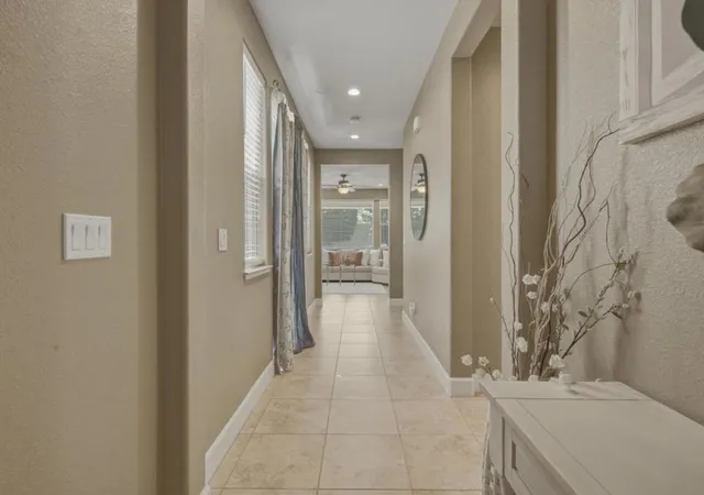 Photo 4 of Sale Pending at 420 Alicante Dr, Hollister, CA 95023 | MLS# ML82056086 | Listing updated on 2026-09-15