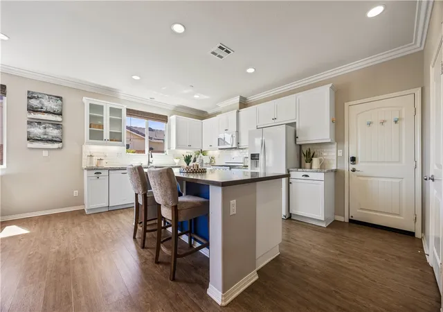 Photo 2 of Sale Pending at 31481 Darlington Oak Dr, Winchester, CA 92596 | MLS# SW26166791 | Listing updated on 2026-09-15