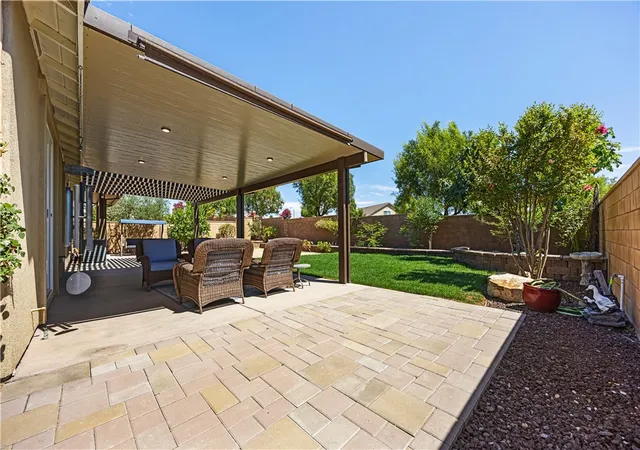 Photo 3 of Sale Pending at 31481 Darlington Oak Dr, Winchester, CA 92596 | MLS# SW26166791 | Listing updated on 2026-09-15
