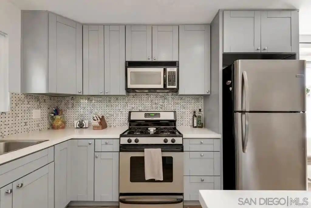 Listing Photo 2 - Condo for sale in 810 E Washington located at 810 E Washington, Escondido, CA 92025 - Unit 810 E Washington
