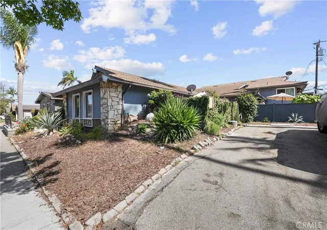 Multi family home for sale at 735 West 18th, Costa Mesa, CA 92627 | MLS# PW26168154