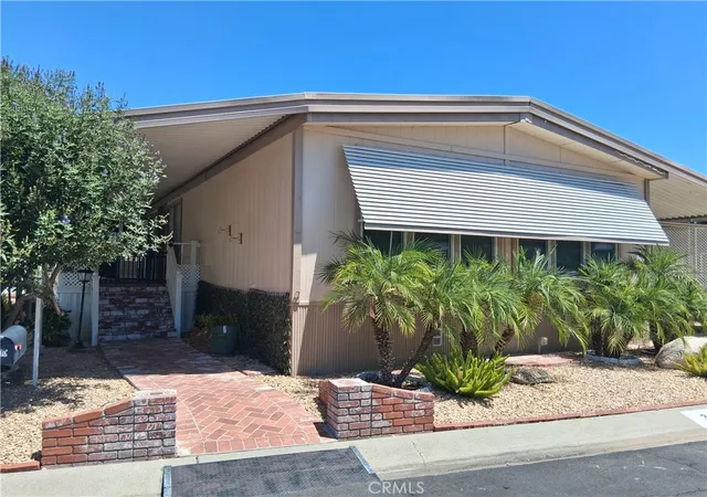 Photo 2 of Manufactured home for sale at 27601 Sun City Blvd, Menifee, CA 92586 | MLS# SW26168388 | Listing updated on 2026-09-14