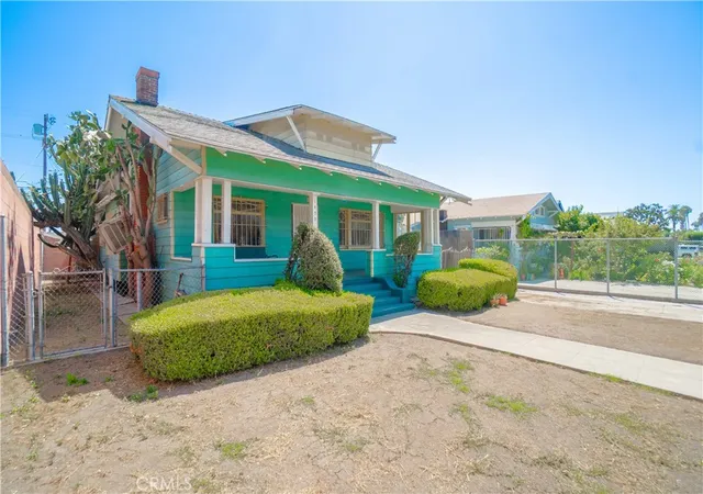 Photo 4 of Sale Pending at 1430 West 51st, Los Angeles, CA 90062 | MLS# SB26168646 | Listing updated on 2026-09-15