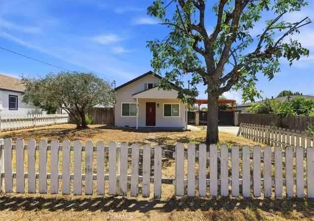 Photo 3 of Single family home for sale at 846 N 4th Avenue, Upland, CA 91786 | MLS# CV26162194 | Listing updated on 2026-09-15