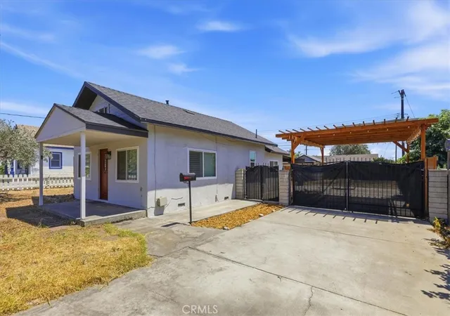 Photo 3 of Single family home for sale at 846 N 4th Avenue, Upland, CA 91786 | MLS# CV26162194 | Listing updated on 2026-09-15