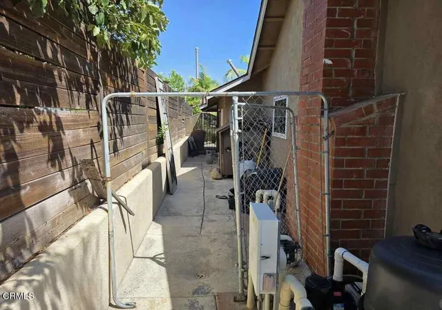 Photo 17 of Single family home for sale at 326 N Steckel Dr, Santa Paula, CA 93060 | MLS# V1-37972 | Listing updated on 2026-09-27