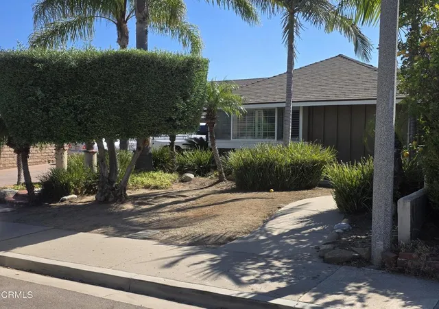 Photo 2 of Single family home for sale at 326 N Steckel Dr, Santa Paula, CA 93060 | MLS# V1-37972 | Listing updated on 2026-09-27