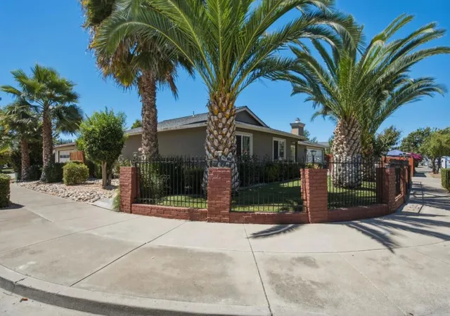 Photo 3 of Single family home for sale at 610 Memorial Dr, Hollister, CA 95023 | MLS# ML82052142 | Listing updated on 2026-09-16