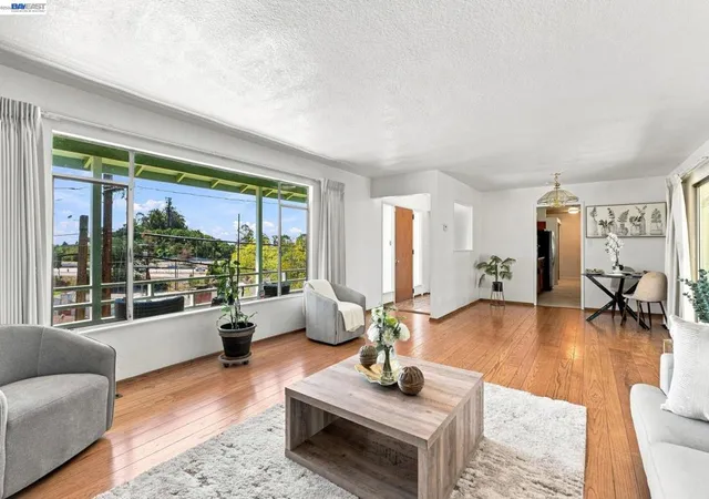 Photo 4 of Single family home for sale at 5760 Leona St, Oakland, CA 94605 | MLS# 41143763 | Listing updated on 2026-09-14