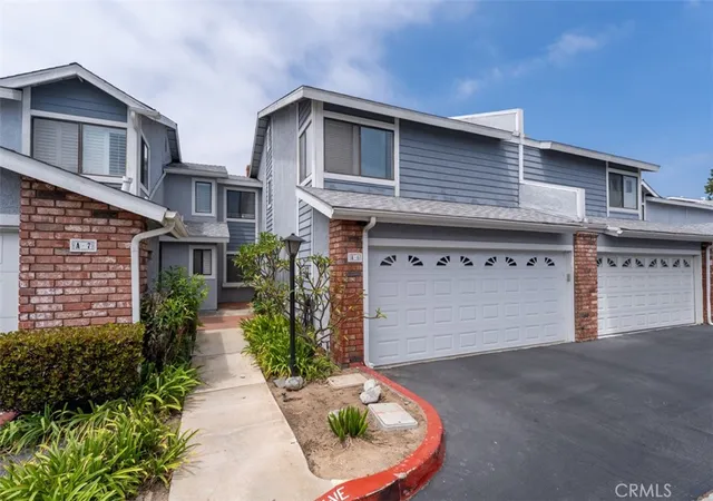 Photo 2 of Condo for sale at 939 West 19th, Costa Mesa, CA 92627 | MLS# LG26169664 | Listing updated on 2026-10-03