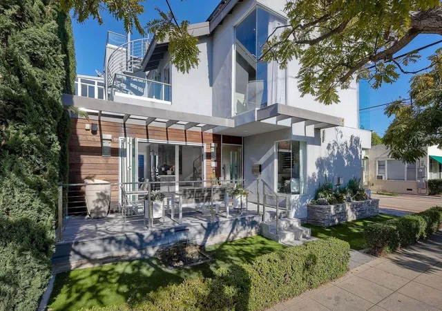 Photo 1 of Single family home for sale at 911 9th Street, Coronado, CA 92118 | MLS# 260018977SD | Listing updated on 2026-09-15
