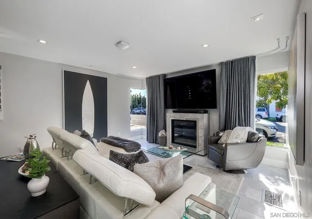 Photo 4 of Single family home for sale at 911 9th Street, Coronado, CA 92118 | MLS# 260018977SD | Listing updated on 2026-09-15