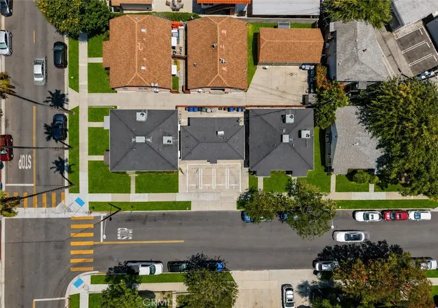 Listing Photo 4 - Condo for sale in building located at 1004 W Clark, Burbank, CA 91506