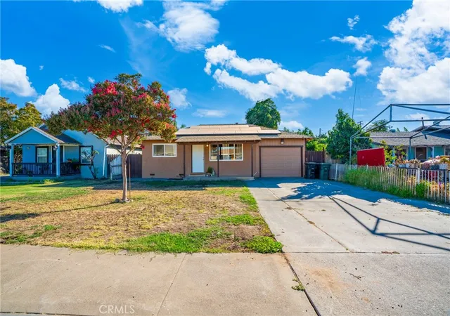 Photo 2 of Single family home for sale at 567 East St, Waterford, CA 95386 | MLS# MC26169920 | Listing updated on 2026-09-14
