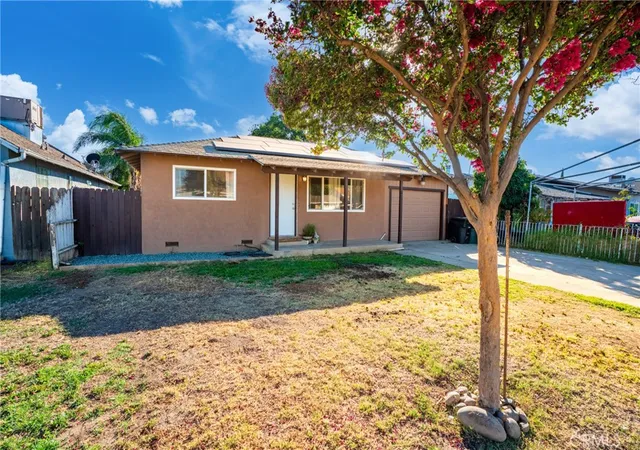 Photo 3 of Single family home for sale at 567 East St, Waterford, CA 95386 | MLS# MC26169920 | Listing updated on 2026-09-14