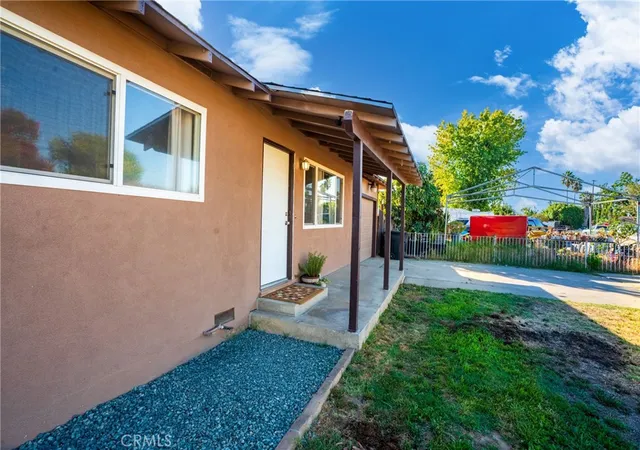 Photo 4 of Single family home for sale at 567 East St, Waterford, CA 95386 | MLS# MC26169920 | Listing updated on 2026-09-14