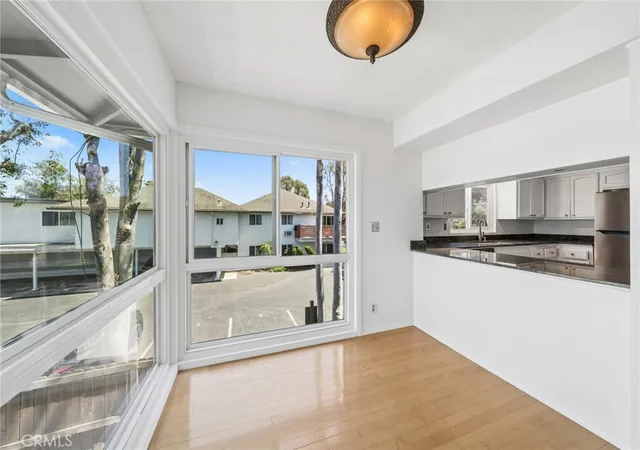 Listing Photo 4 - Condo for sale in building located at 1706 Westcliff, Newport Beach, CA 92660
